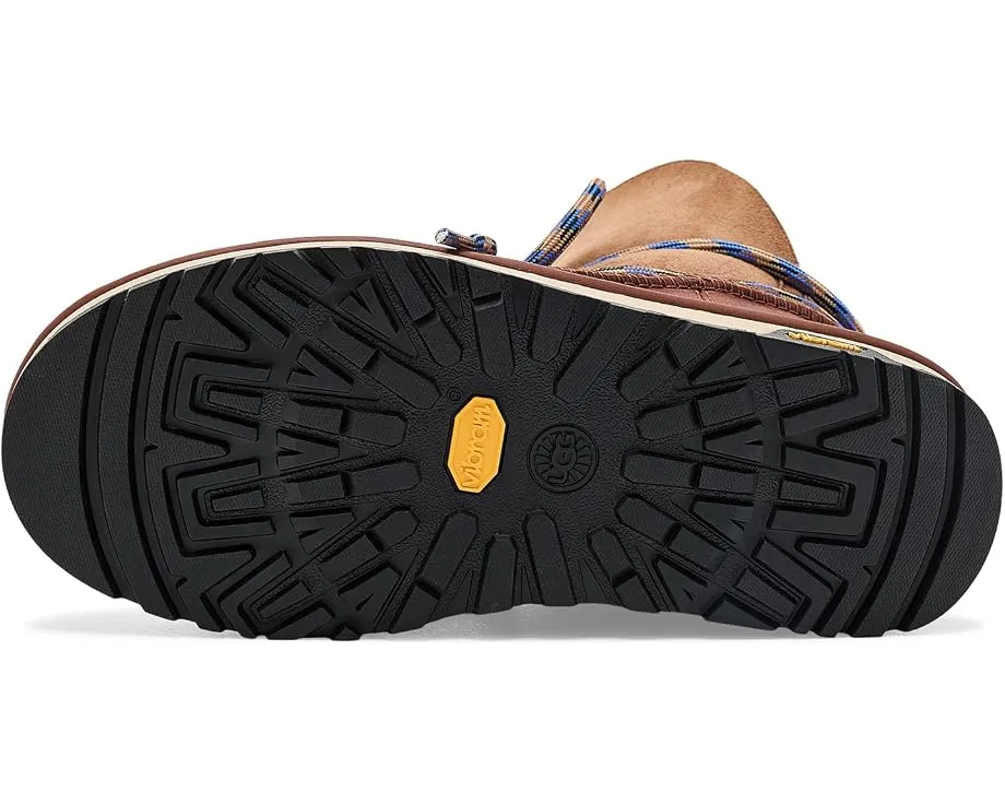Ботинки UGG Classic Tread на шнуровке