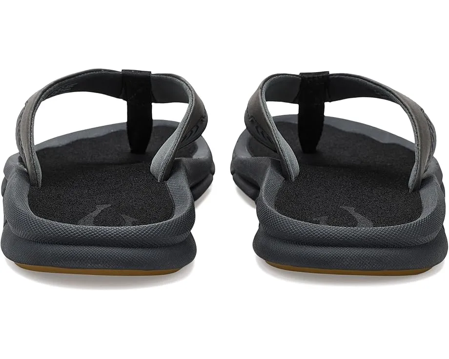 OluKai шлепанцы Akeu для солнечных дней с гибкой стелькой из ЭВА