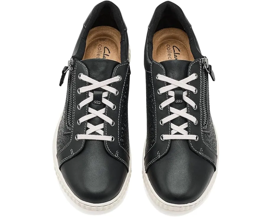 Ботинки Caroline Rio от Clarks с лазерной перфорацией и боковой молнией