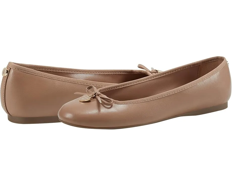 Балетки Piheart с металлическими деталями от Bandolino