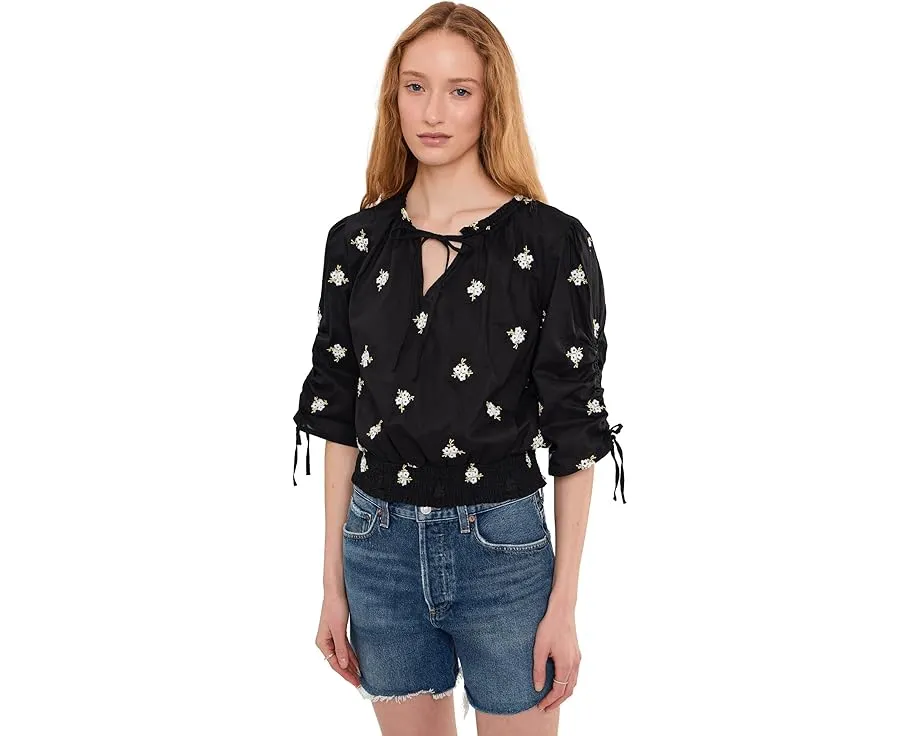 Блузка CeCe с вышивкой, рукавом три четверти с буфами и сборкой