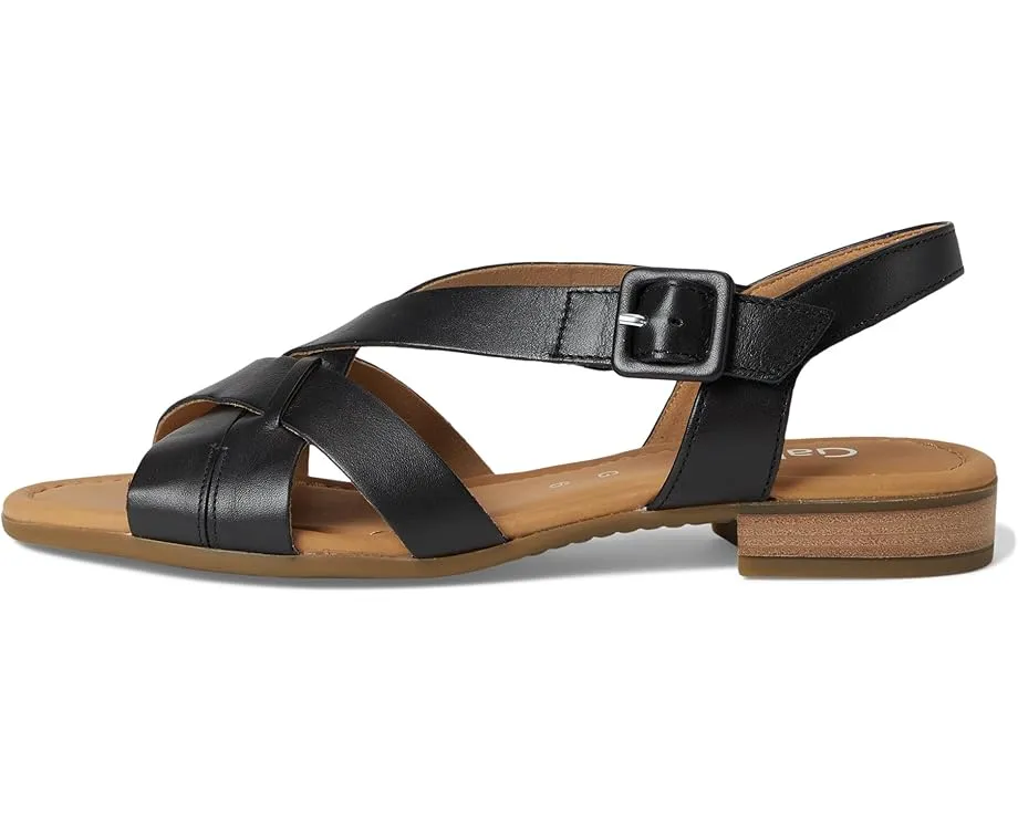 Босоножки Gabor 62.794 на танкетке с застежками на пряжках