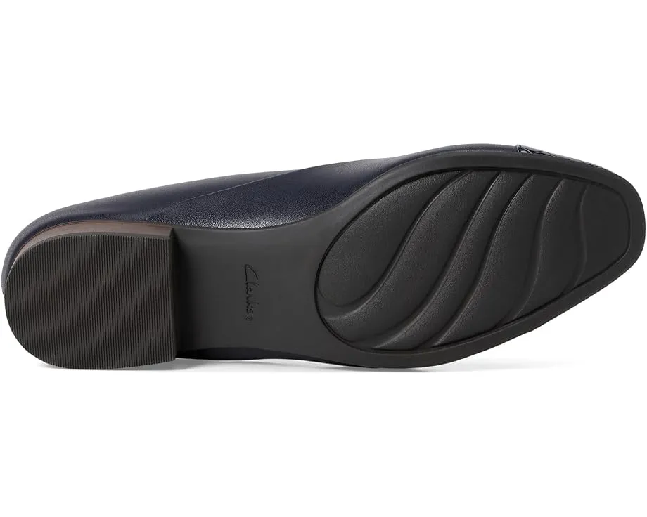 Слипоны Clarks Juliet Rise с декоративным мыском и устойчивым каблуком