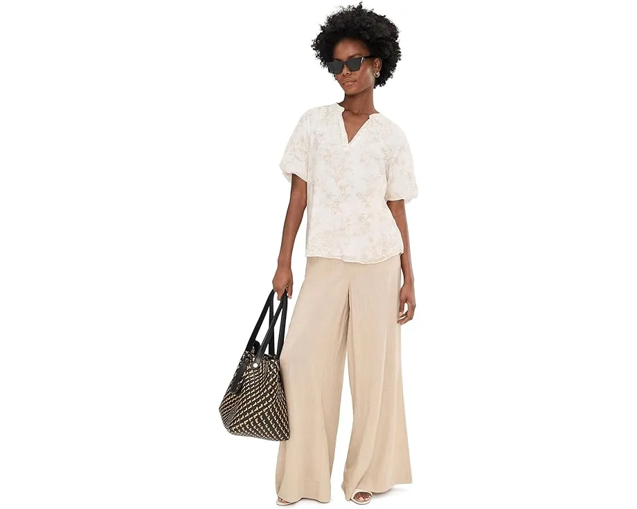 Топ Vince Camuto с короткими рукавами-фонариком и V-образным вырезом с вырезом