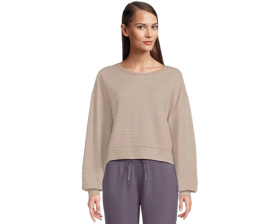 Свитер Yacht Me от TravisMathew с легким расслабленным кроем и фактурными полосками