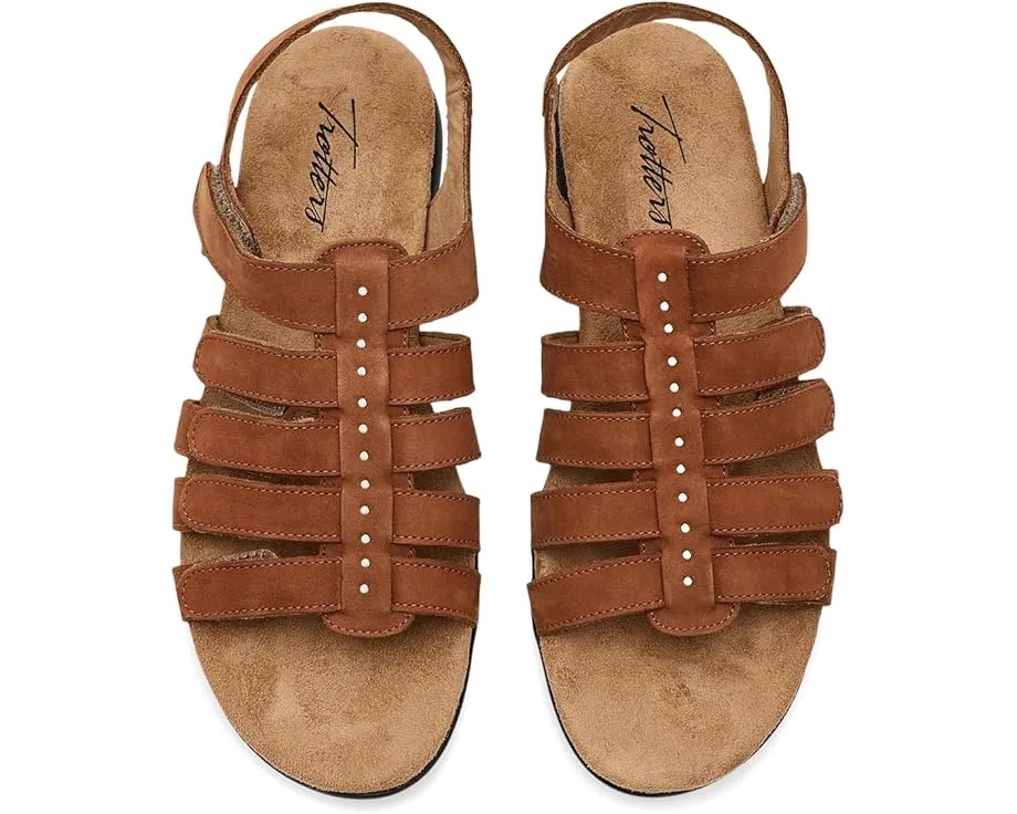 Сандалии Riki Studs с металлическими заклепками и липучкой от Trotters