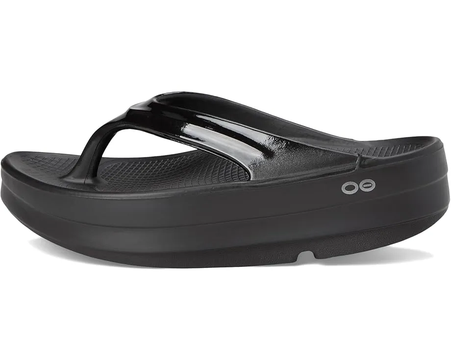 Сланцы OOFOS Oomega Thong с технологией OOfoam для восстановления