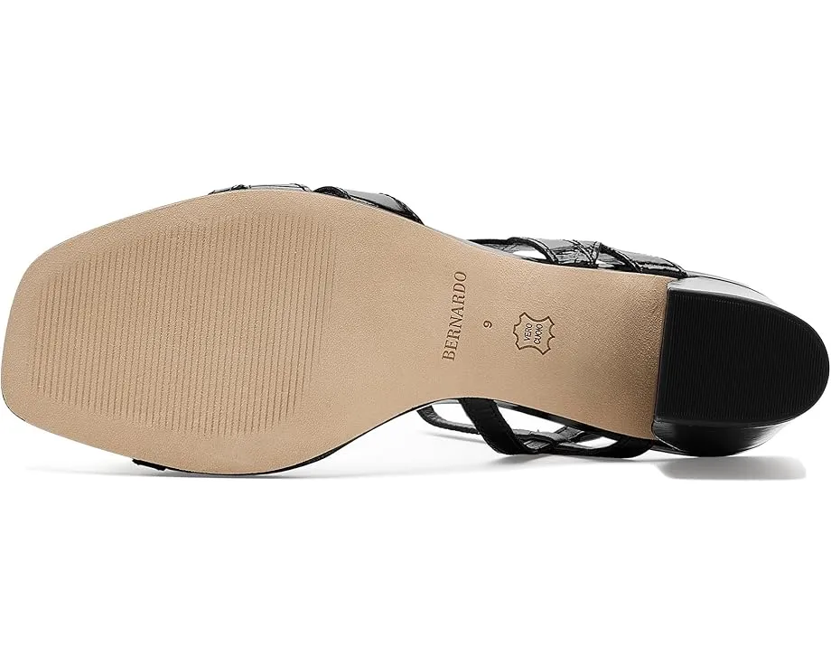 Сандалии Bernardo Gyoda с асимметричным верхом на изогнутом каблуке