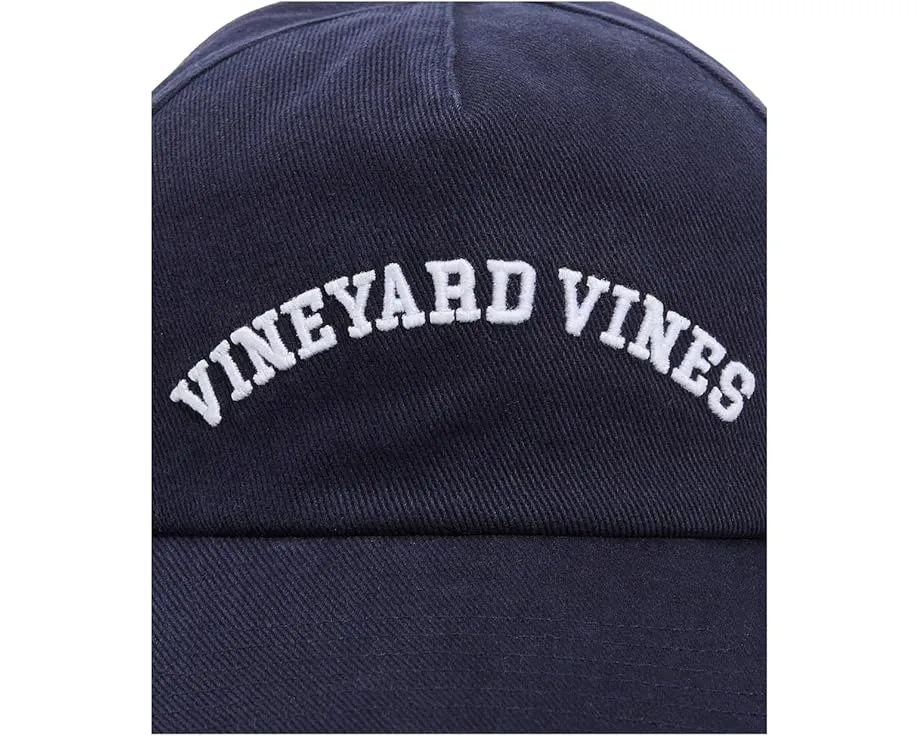 Кепка Vineyard Vines Highpro с вышитой аркой логотипа