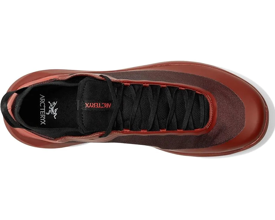 Кроссовки Vertex Alpine с цельным мыском и подошвой Vibram MegaGrip