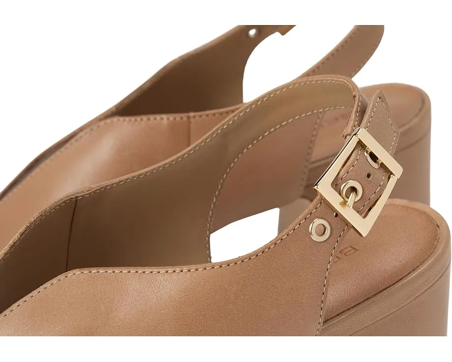 Босоножки Bernardo Bedford на каблуке с открытым квадратным носком и ремешком