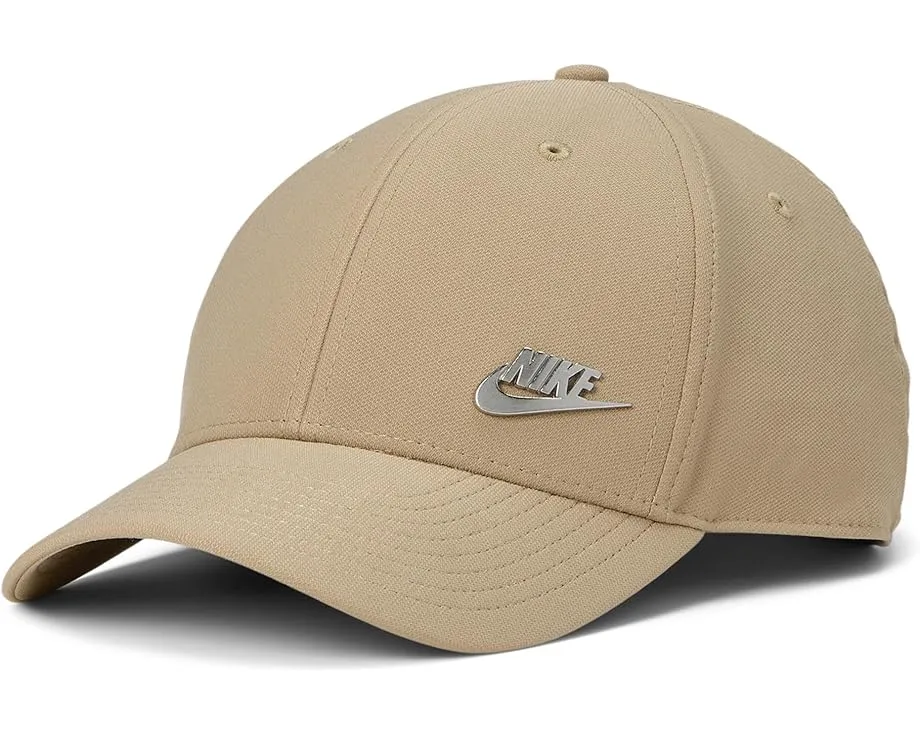 Бейсболка Nike Dri-FIT Club Structured с металлическим логотипом