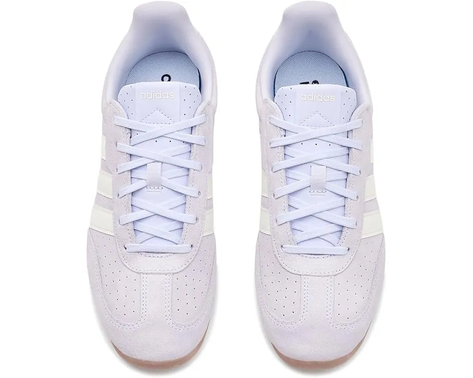 Повседневные кроссовки adidas Barreda Low с низким силуэтом