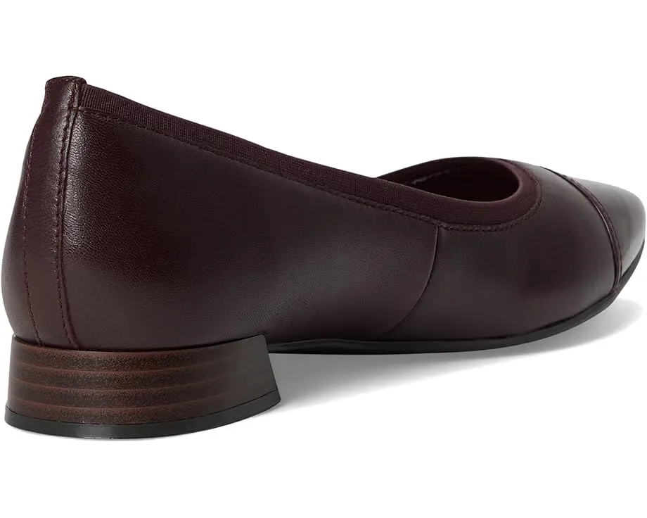 Балетки Natalyn Dusk от Clarks с заостренным носком и пряжкой