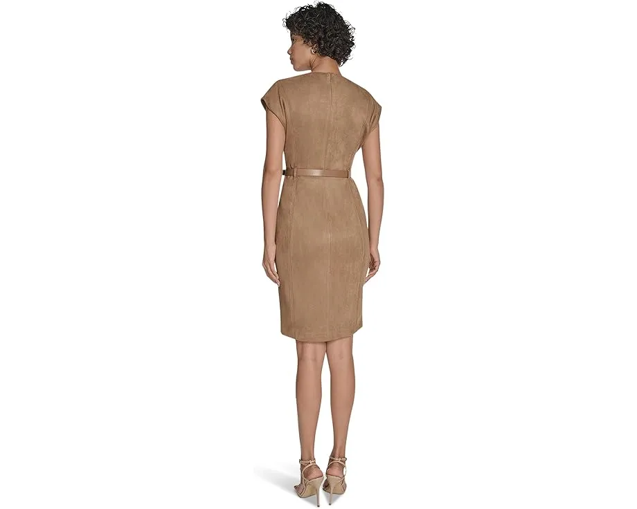 Платье-футляр из замши Calvin Klein с короткими рукавами и поясом