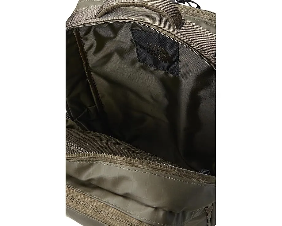 Рюкзак Base Camp Voyager Daypack для походов и поездок от The North Face