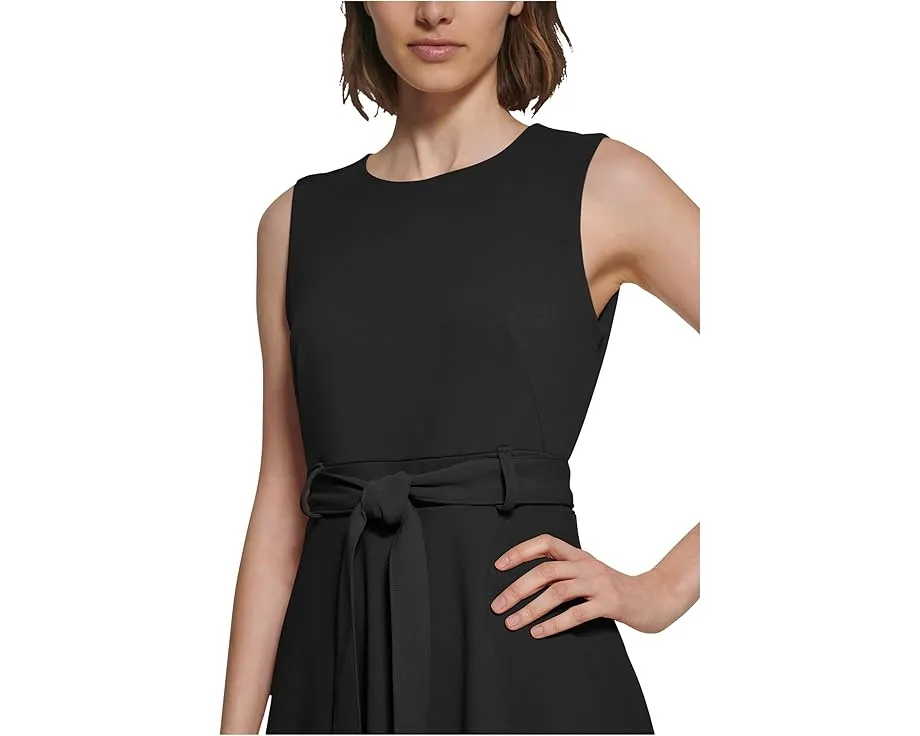 Платье Calvin Klein без рукавов из крепа с запахом и поясом