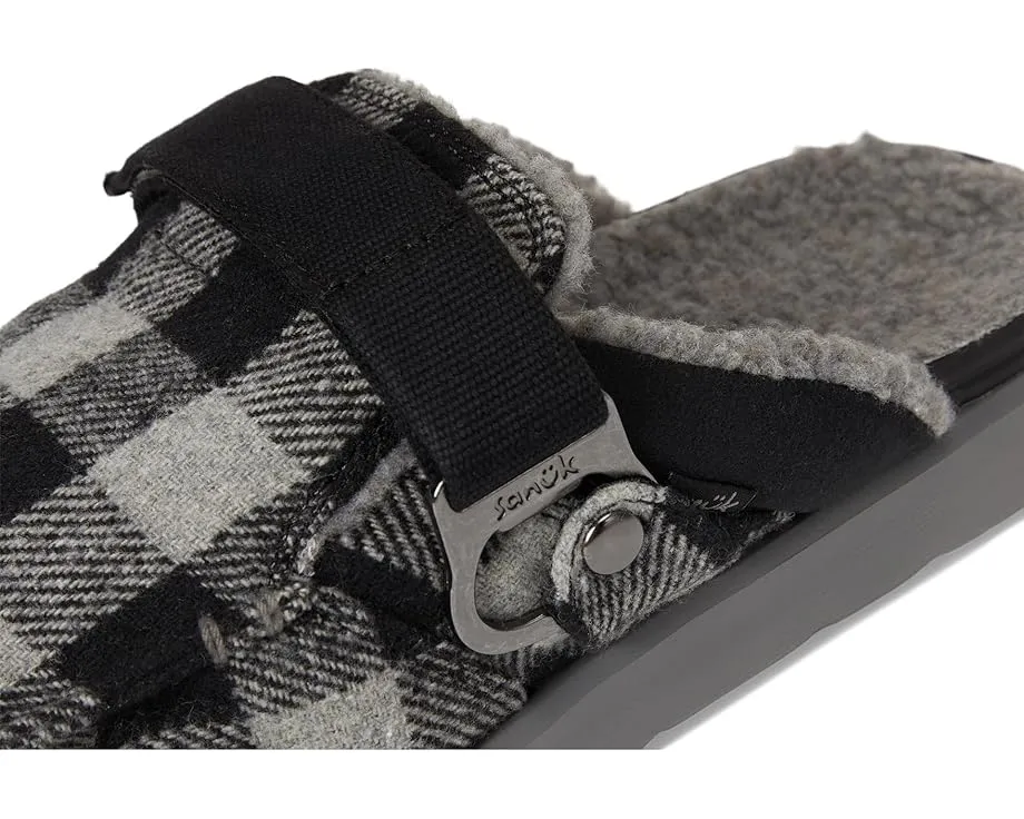 Тапочки Happy Hour Lite Buffalo Chill с искусственным мехом и открывалкой Sanuk