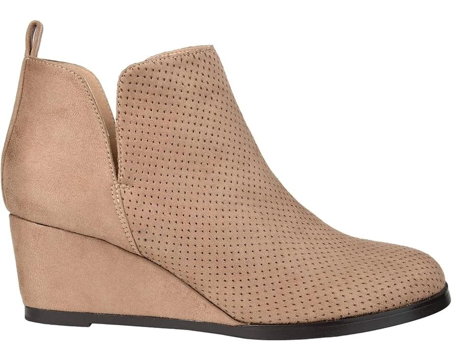 Ботильоны Mylee на танкетке с перфорацией и петлей Journee Collection