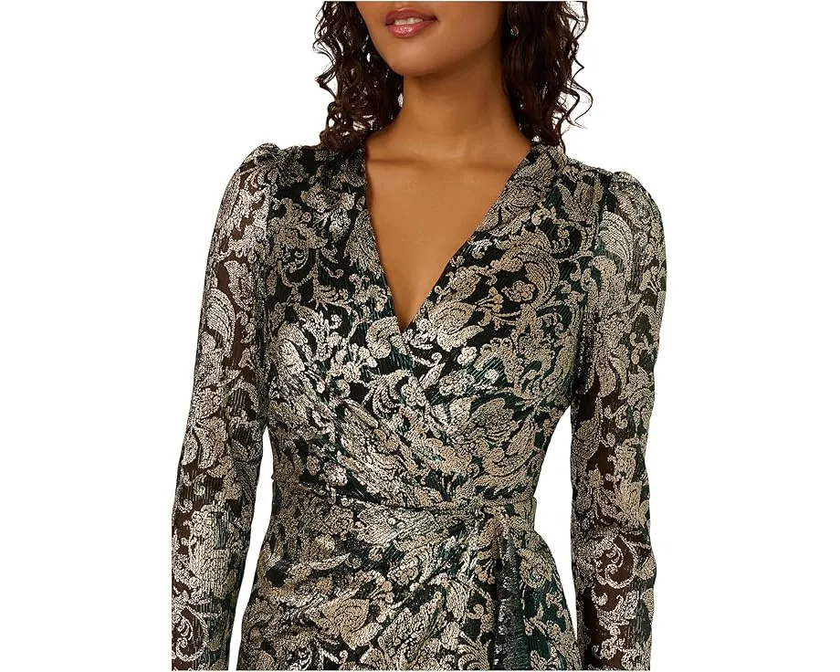 Короткое платье-рап Adrianna Papell с V-образным вырезом и длинными рукавами