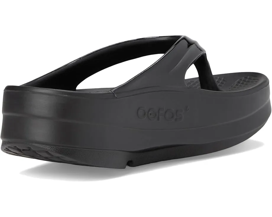 Сланцы OOFOS Oomega Thong с технологией OOfoam для восстановления