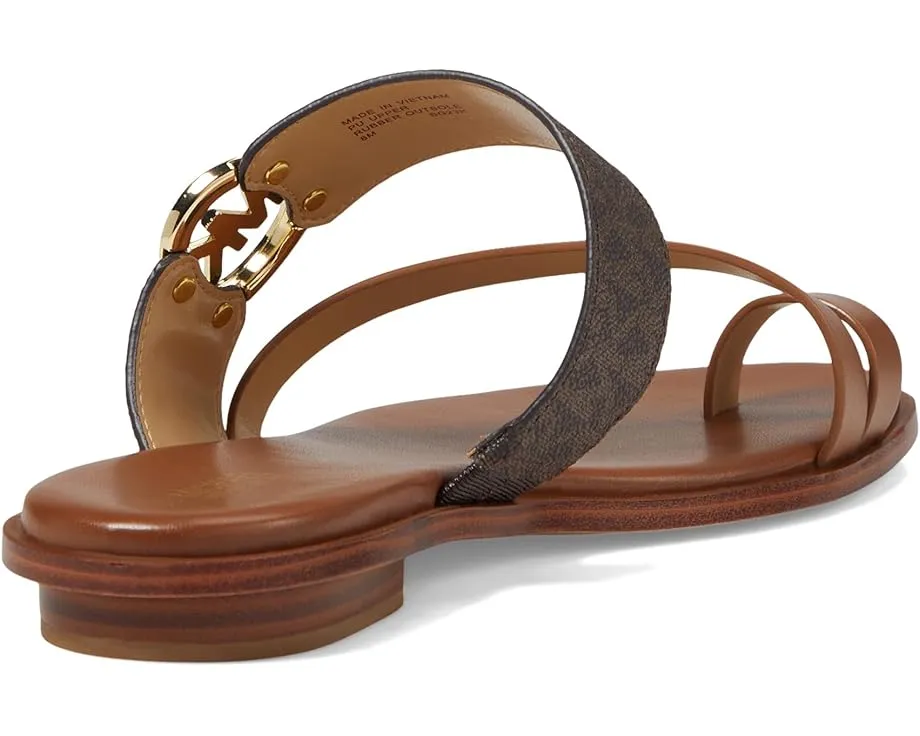 Шлепанцы MICHAEL Michael Kors Vera Flat Thong с амулетом и эластичной вставкой