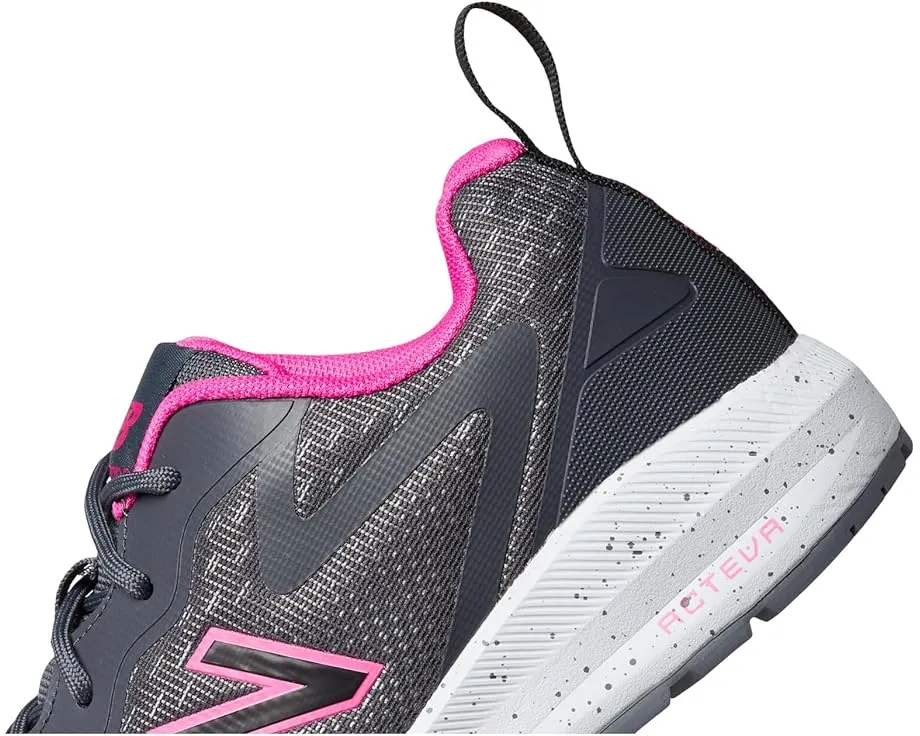 Кроссовки New Balance Logic с композитным мыском и защитой EH