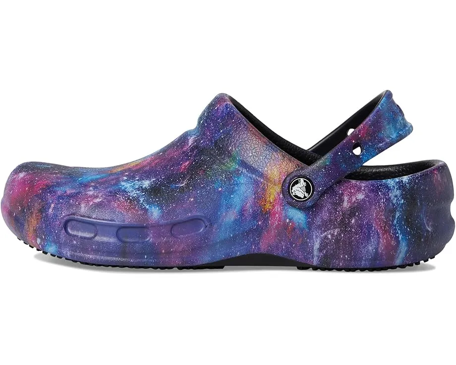 Кроссовки-клоги Bistro Graphic от Crocs Work с противоскользящей подошвой