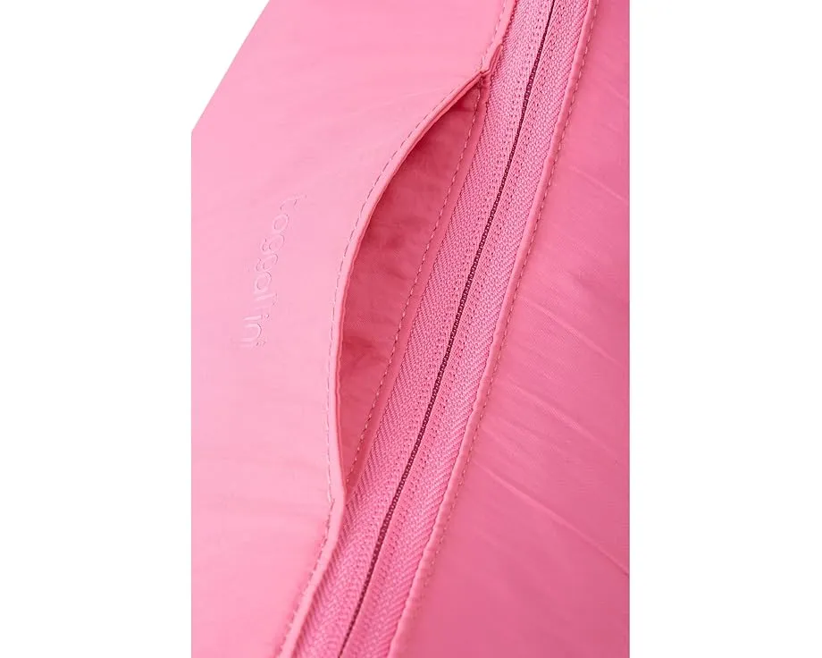 Сумка кроссбоди Swift Crescent Crossbody от Baggallini с полумесяцем