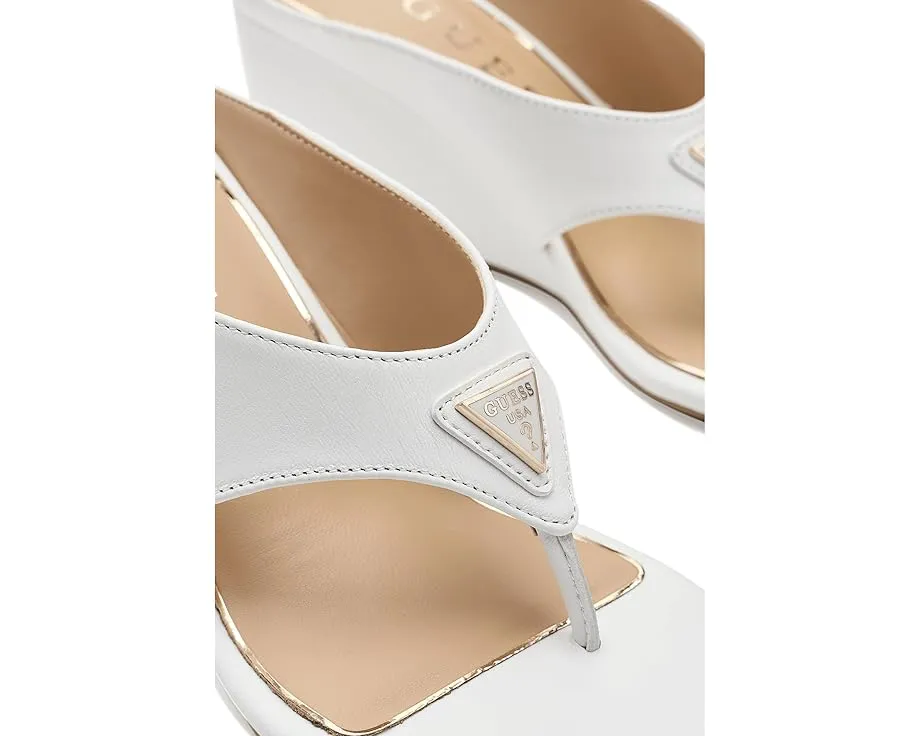 Босоножки Marchon от GUESS на платформе-танкетке