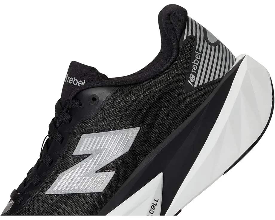 Беговые кроссовки New Balance FuelCell Rebel v5 с технологией FuelCell