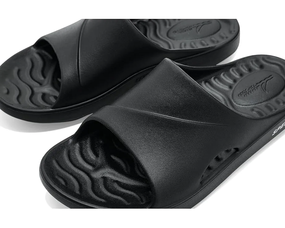 Слайды Flow на легкой подошве из EVA с мягким верхом