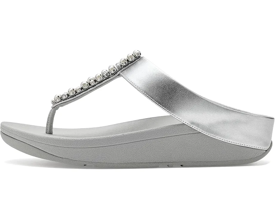 Сандалии FitFlop Fino с ремешком между пальцев и декором из жемчуга и кристаллов