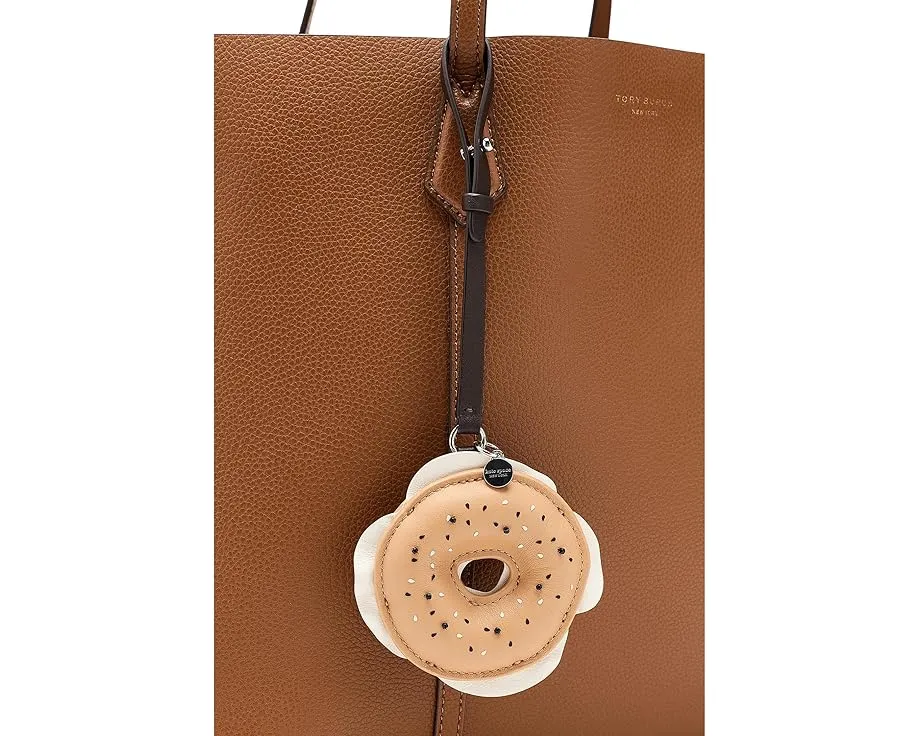 Брелок для сумки Charmed Nyc Bagel в форме бублика от Kate Spade New York