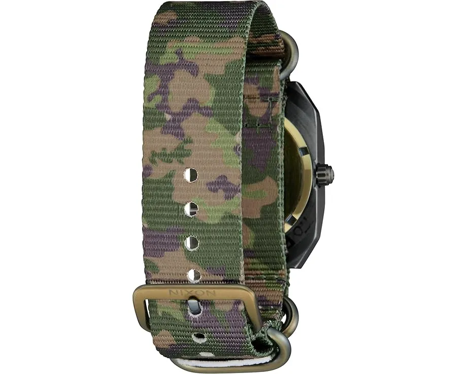 Наручные часы Nixon Scout Nato с октагональным корпусом и водонепроницаемостью 10 ATM