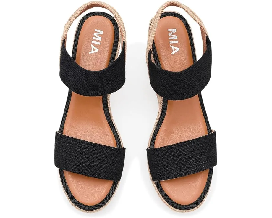 Босоножки Brittni на платформе от MIA с открытым носком