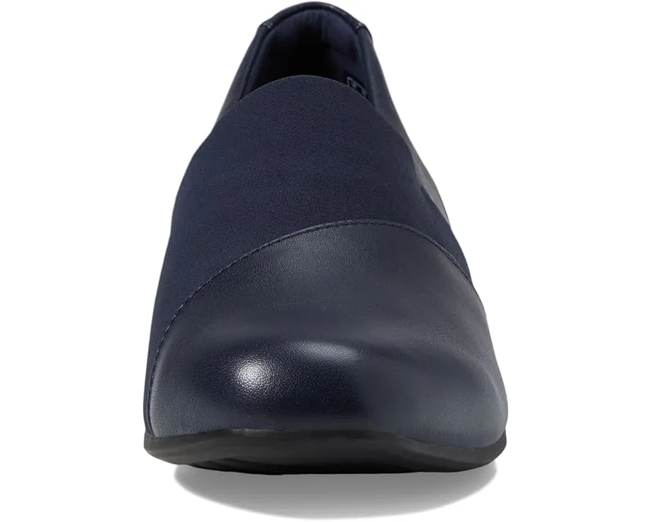 Туфли Clarks Juliet Gem для легкого надевания с квадратным миндалевидным носком