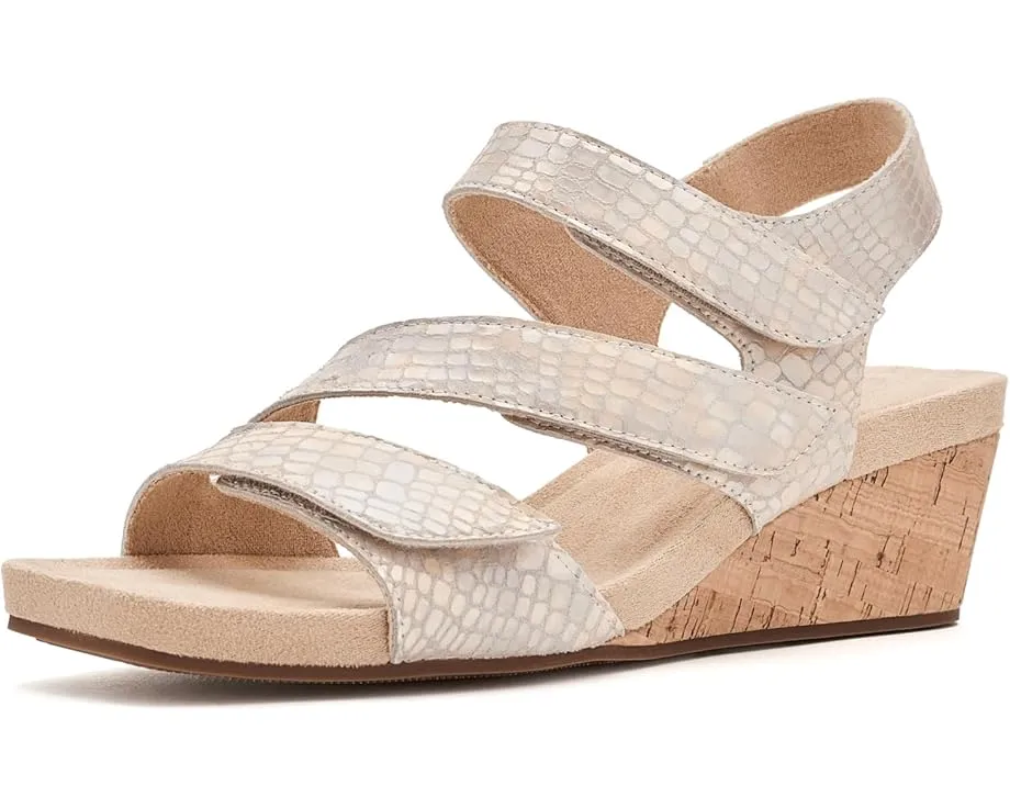 Босоножки Vaneli Creola на танкетке из пробки с застежкой на липучке