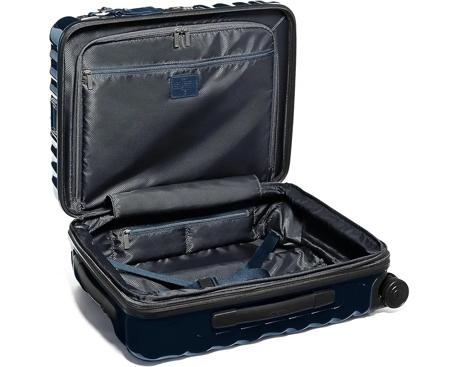 Чемодан Tumi 19 Degree Polycarbonate Continental Expandable 4 Wheel Carry-On