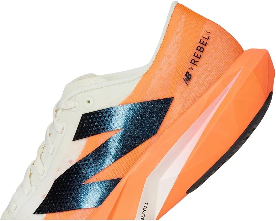 Беговые кроссовки New Balance FuelCell Rebel v4 с пеной FuelCell и светоотражающими элементами