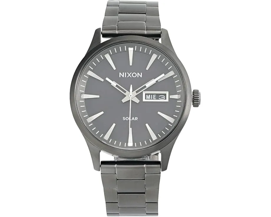 Наручные часы Nixon Sentry Solar с нержавеющим корпусом и браслетом