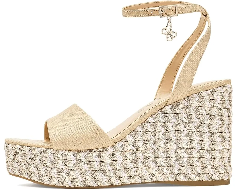 Босоножки GUESS Everly на платформе и клиновом каблуке