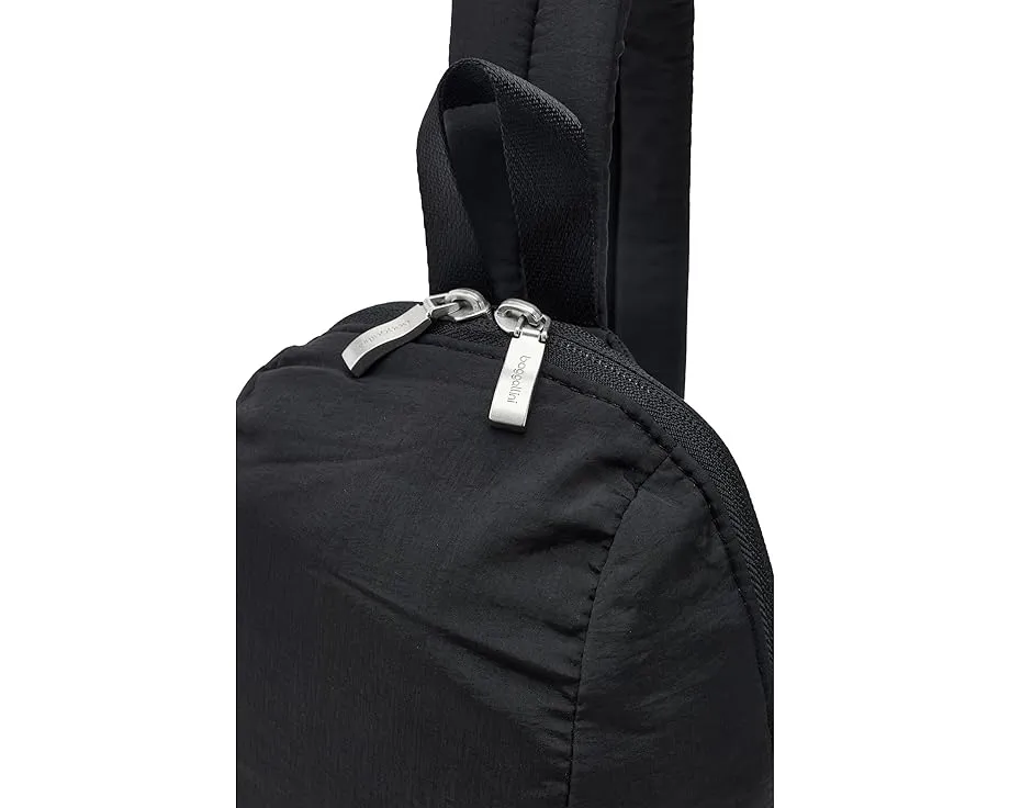 Baggallini Swift Sling компактная сумка через плечо
