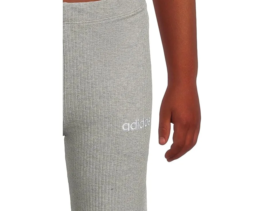 Детский комплект adidas из флиса с рифлеными манжетами и расклешенными леггинсами