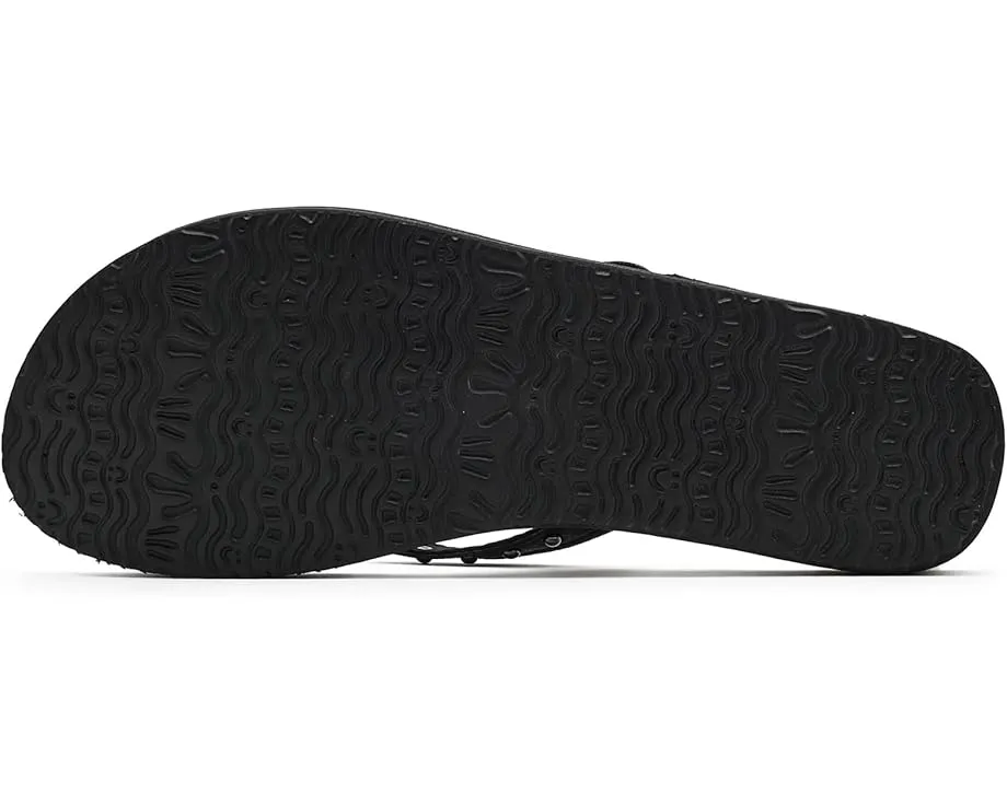 Sanuk Сандалии Yoga Joy II Stud с ремешком на заклепках и стелькой из коврика для йоги