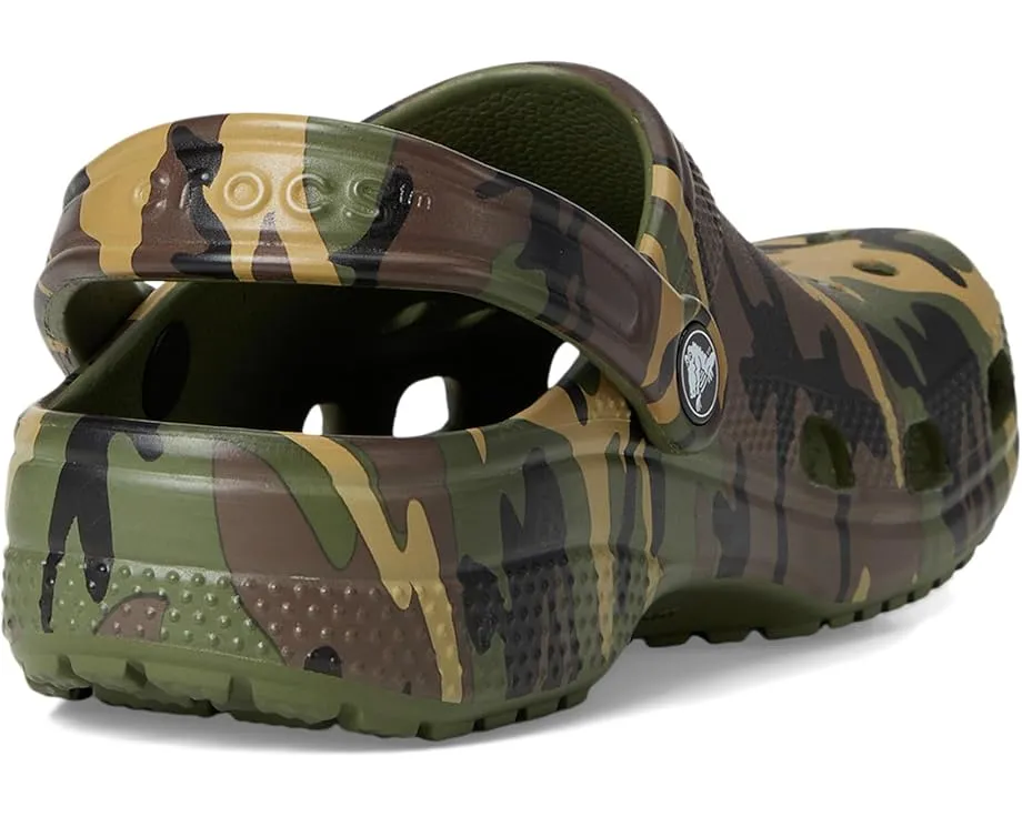 Детские кроксы Classic Camo Clogs с камуфляжным принтом и ремешком на пятке Crocs Kids