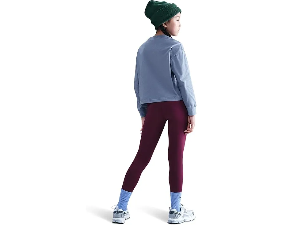 Детская футболка Nike Kids Essential с длинным рукавом и вышитым логотипом