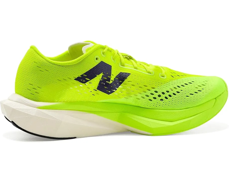 Беговые кроссовки New Balance FuelCell SuperComp Pacer с карбоновой пластиной