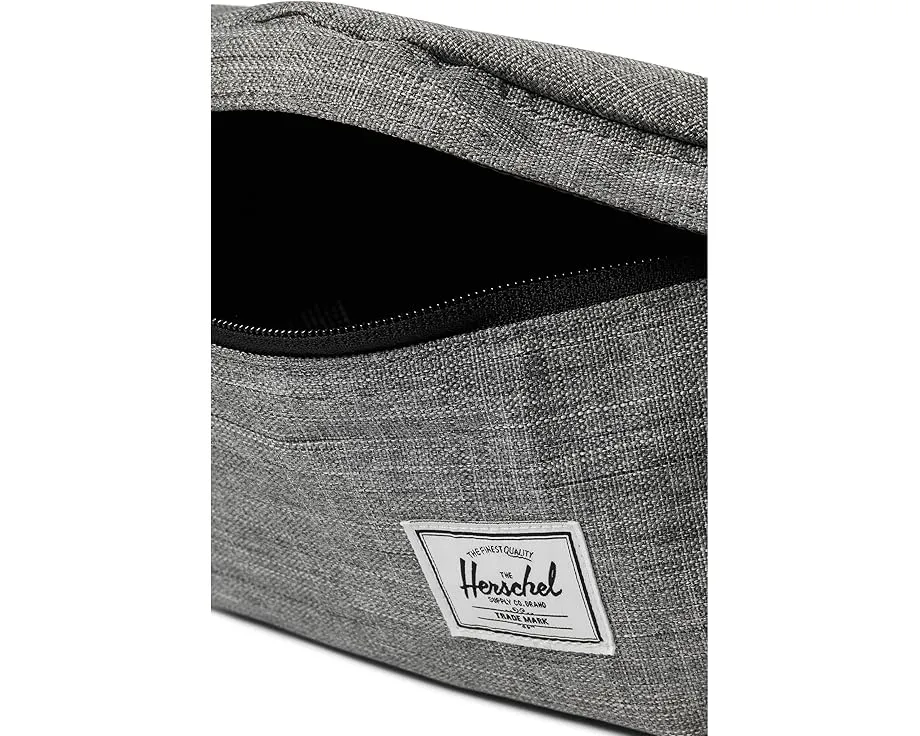 Поясная сумка Herschel Supply Co. Classic Hip Pack из переработанных материалов с регулируемым ремнем