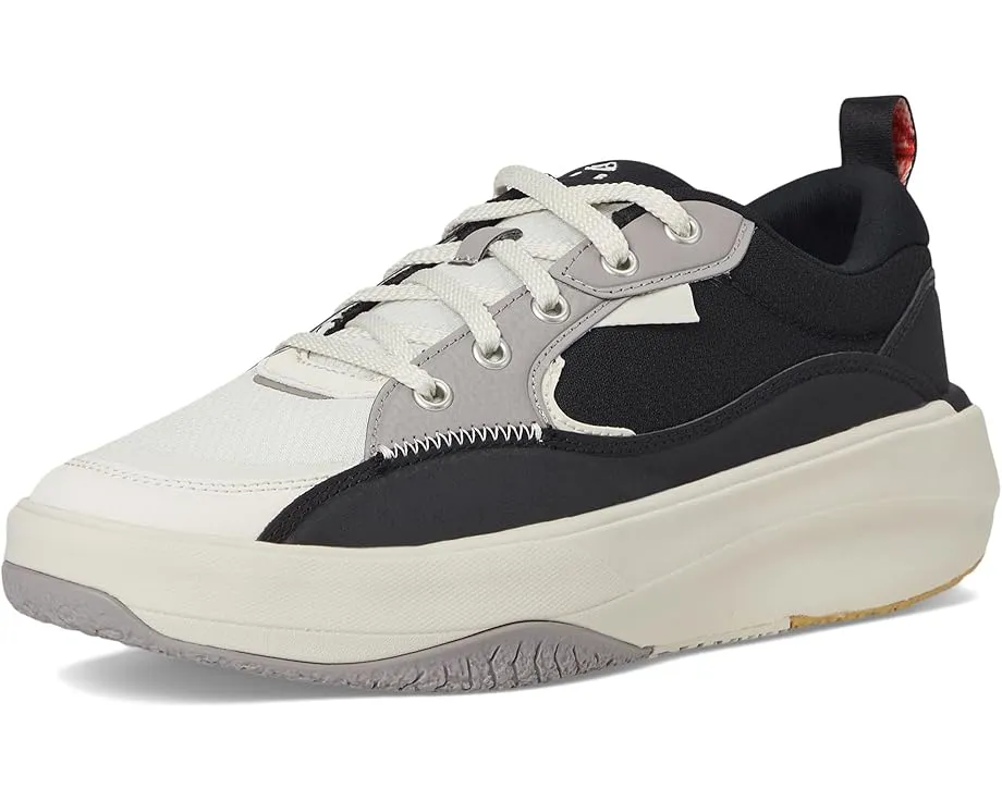 Кроссовки Reef Fanning с амортизацией и открывалкой на подошве